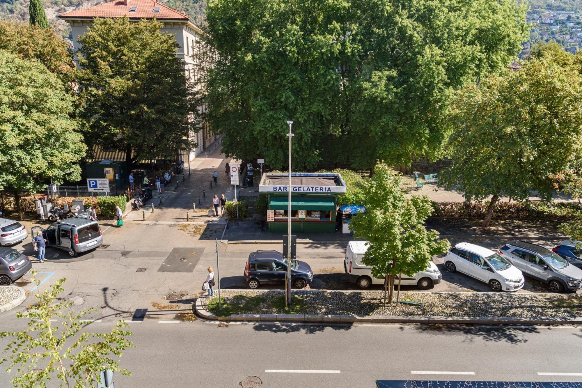 Historical Center - Free Parking And Private Terrace Apartment Комо Екстериор снимка